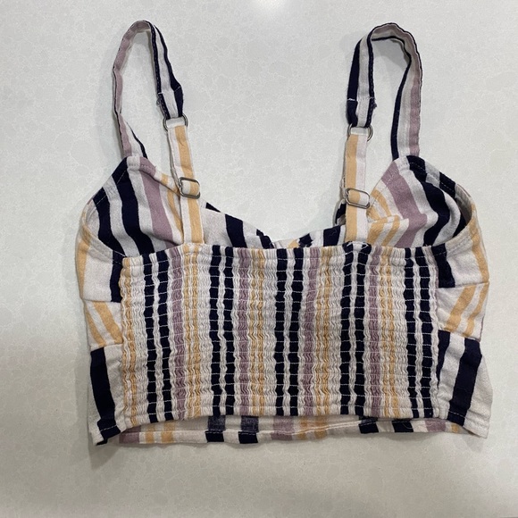 Small hollister crop top - Picture 2 of 3